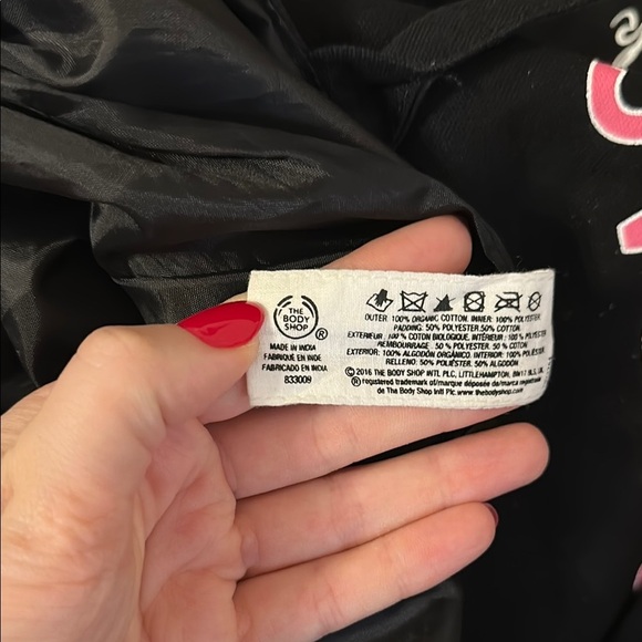 The Body Shop Black Tote with Pink Quote - Picture 5 of 7